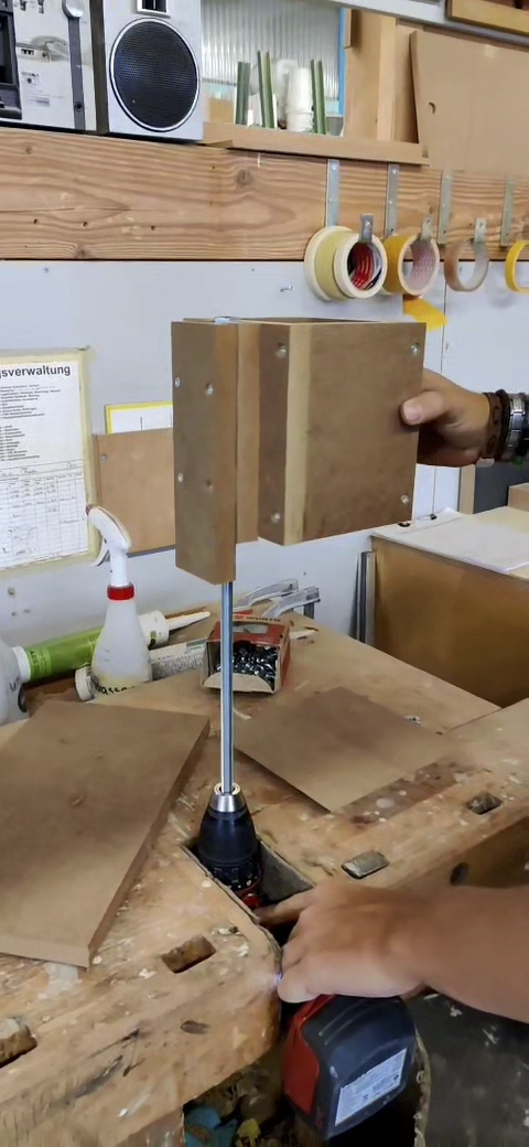 nachttisch voe.00 00 04 14.standbild001